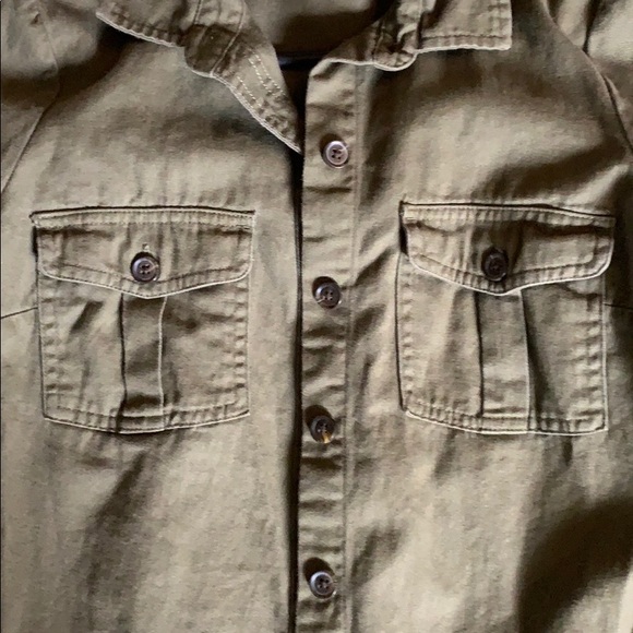 Old Navy Long sleeve army green button down shirt - Picture 2 of 6